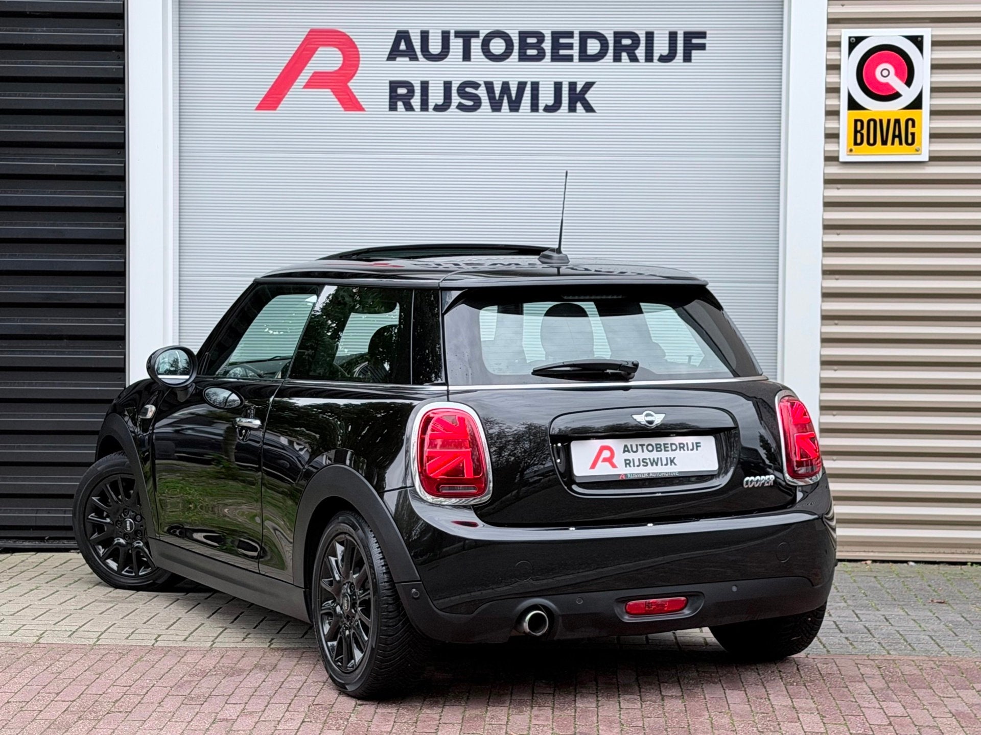 Foto 3 van Mini 3-Deurs 1.5 Cooper Chili Business Pano/Xenon/Navi