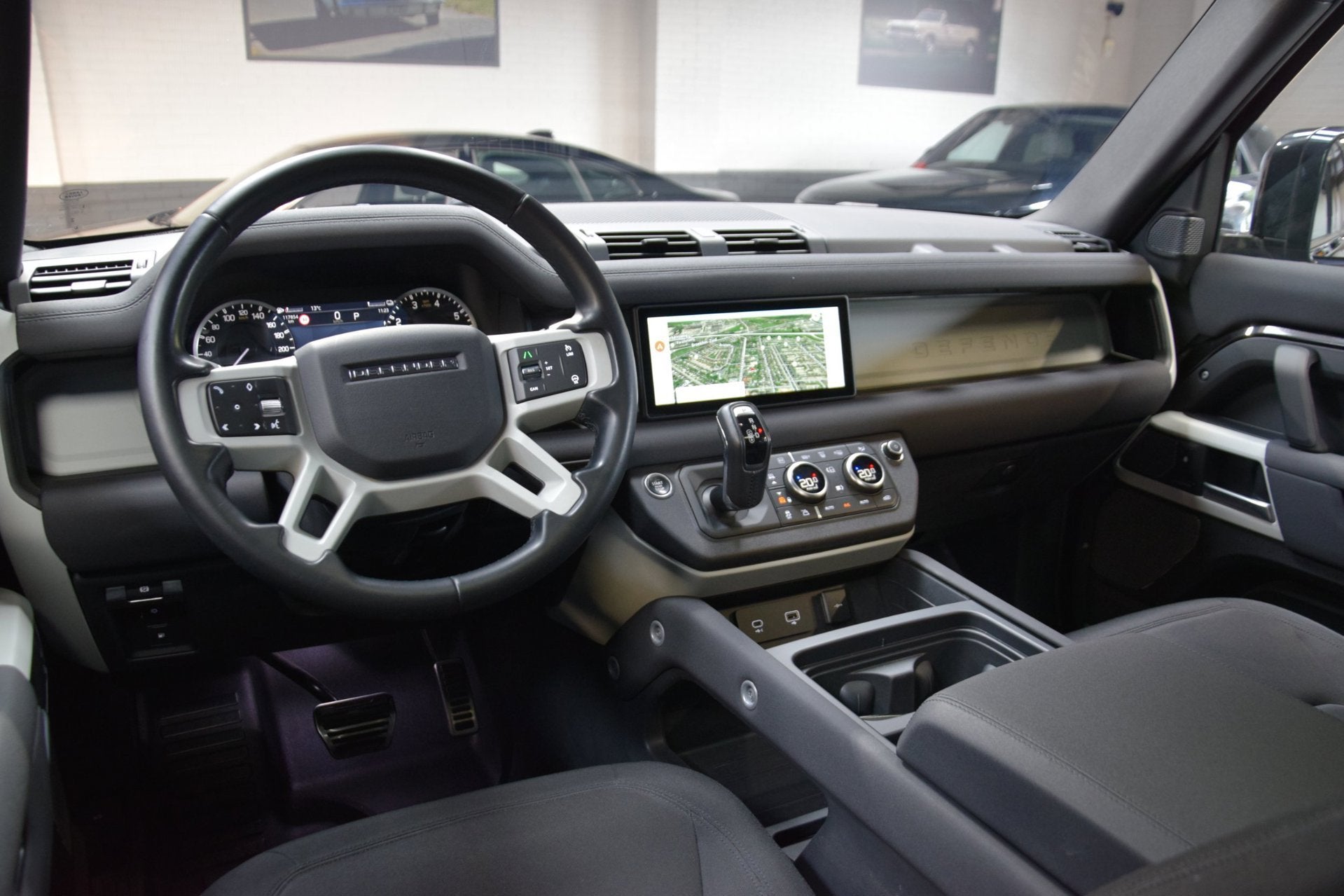 Land Rover Defender 110 2.0 P400e 110 X-Dynamic SE Panoramad, Auto's, Automaat, Dealer onderhouden, Gebruikt, 4 cilinders