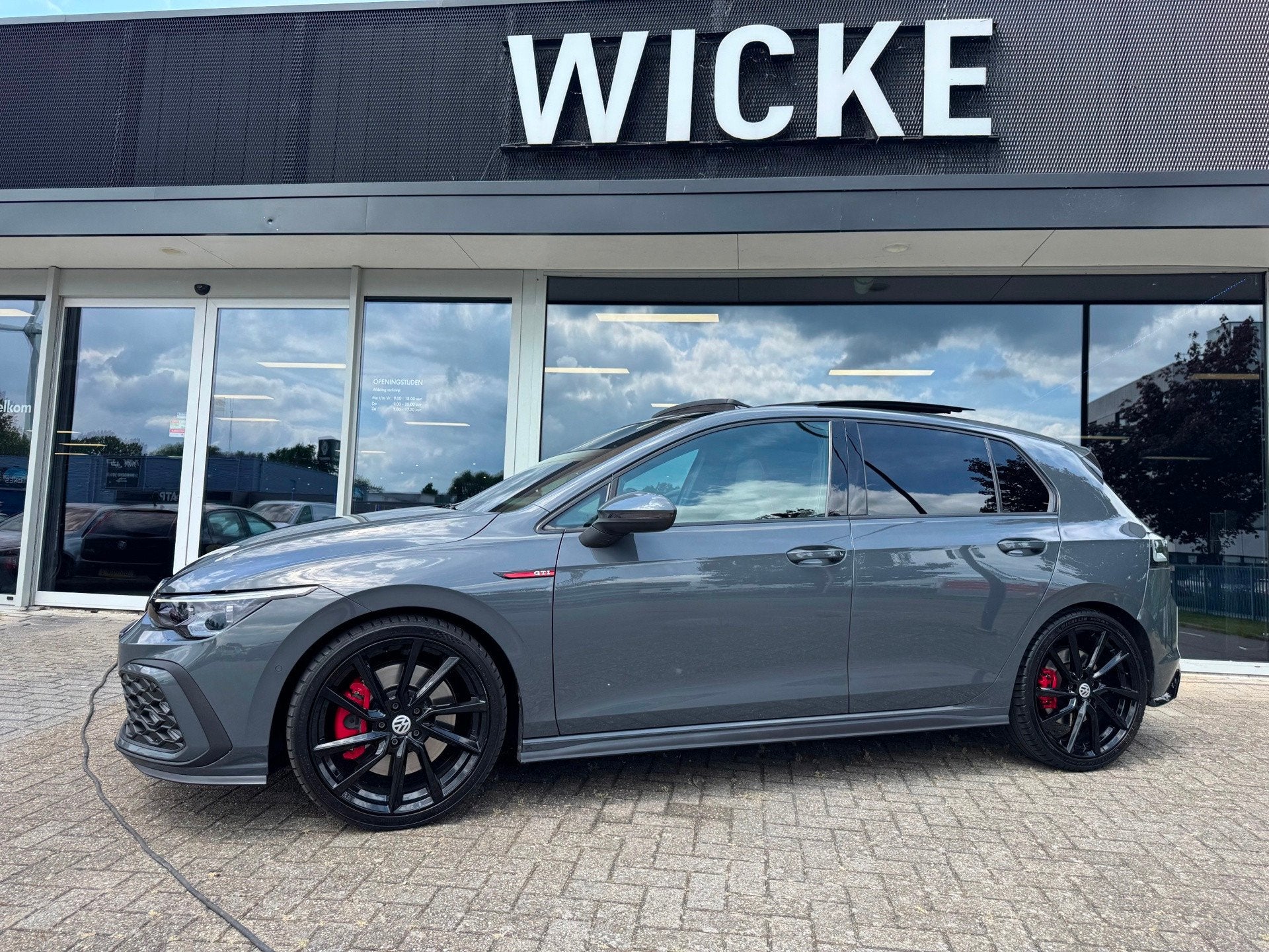Volkswagen Golf 2.0 TSI GTI 245 PK Panorama IQ Stoelver. Sfe, 4 cilinders, 1984 cc, 245 pk, Golf