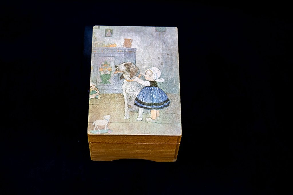 Antieke speeldoos muziekdoos Thorens Meisje met hond, Antiek en Kunst, Ophalen of Verzenden