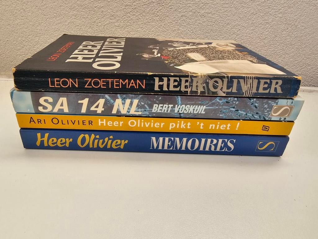 Heer Olivier Boeken Collectie - 4 Stuks, Ophalen of Verzenden, Gelezen, Leon Zoeteman, Bert Voskuil, Ari Olivier
