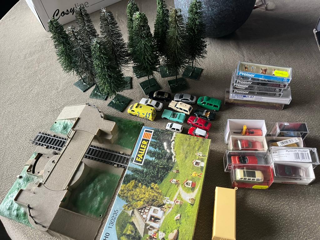 HO accessoires: Faller, auto's, bomen, figuren, Hobby en Vrije tijd, Overige merken, Gebruikt, Gelijkstroom, Overige typen