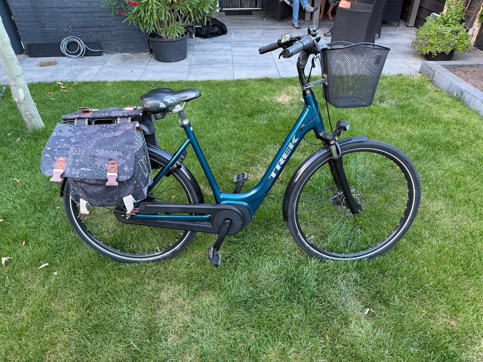 Trek District+ elektrische damesfiets, framemaat L, Zo goed als nieuw, 50 km per accu of meer, 55 tot 59 cm, Ophalen
