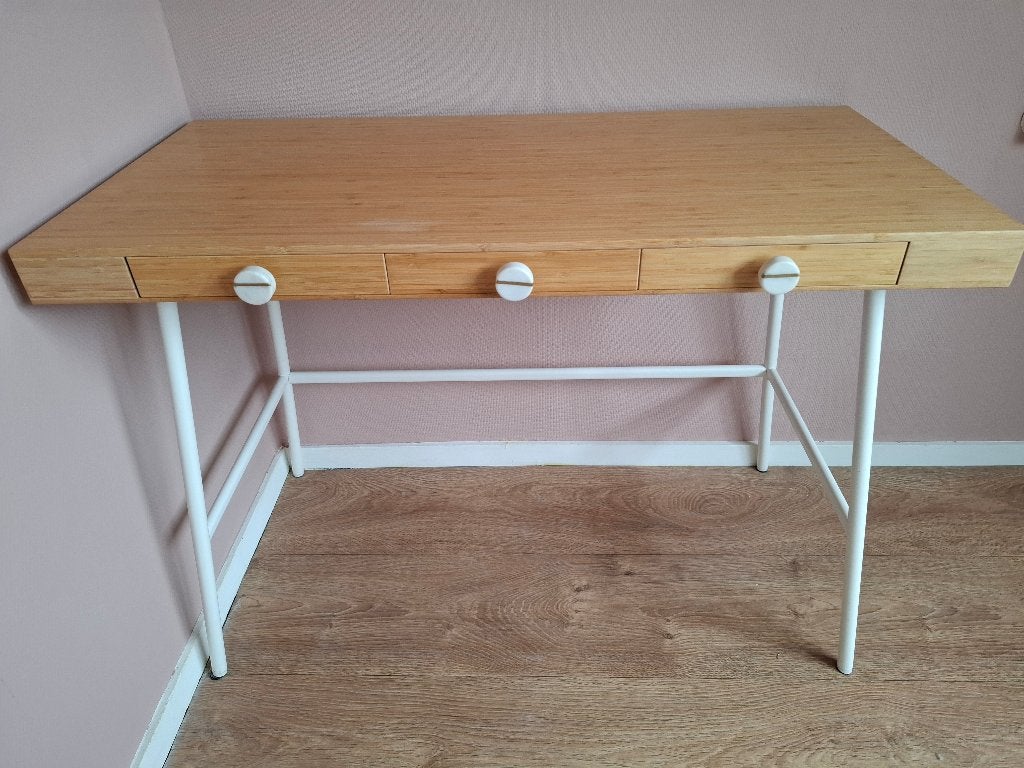 Lilassen bureau Ikea, Huis en Inrichting, Bureaus, Ophalen, Gebruikt, Met lades, IKEA