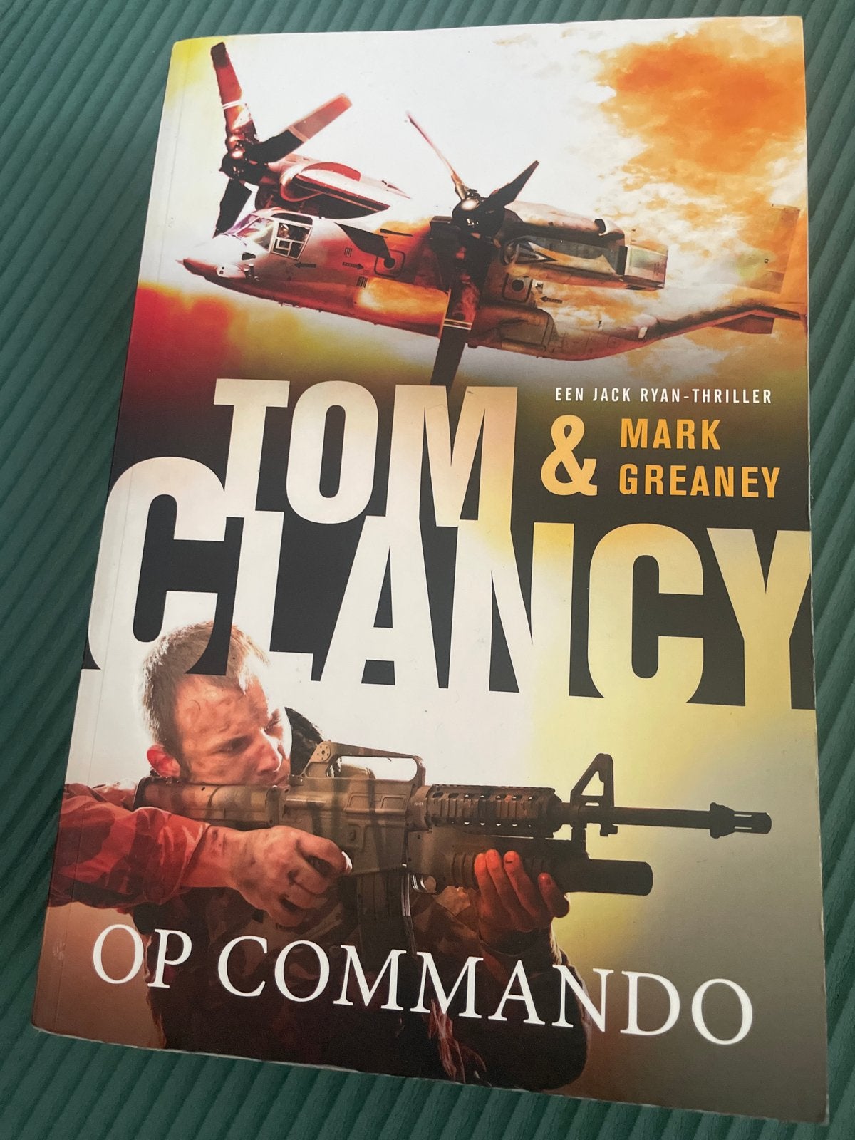 Tom Clancy & Mark Greaney - Op Commando (Jack Ryan-thriller), Boeken, Ophalen of Verzenden, Gelezen, Amerika