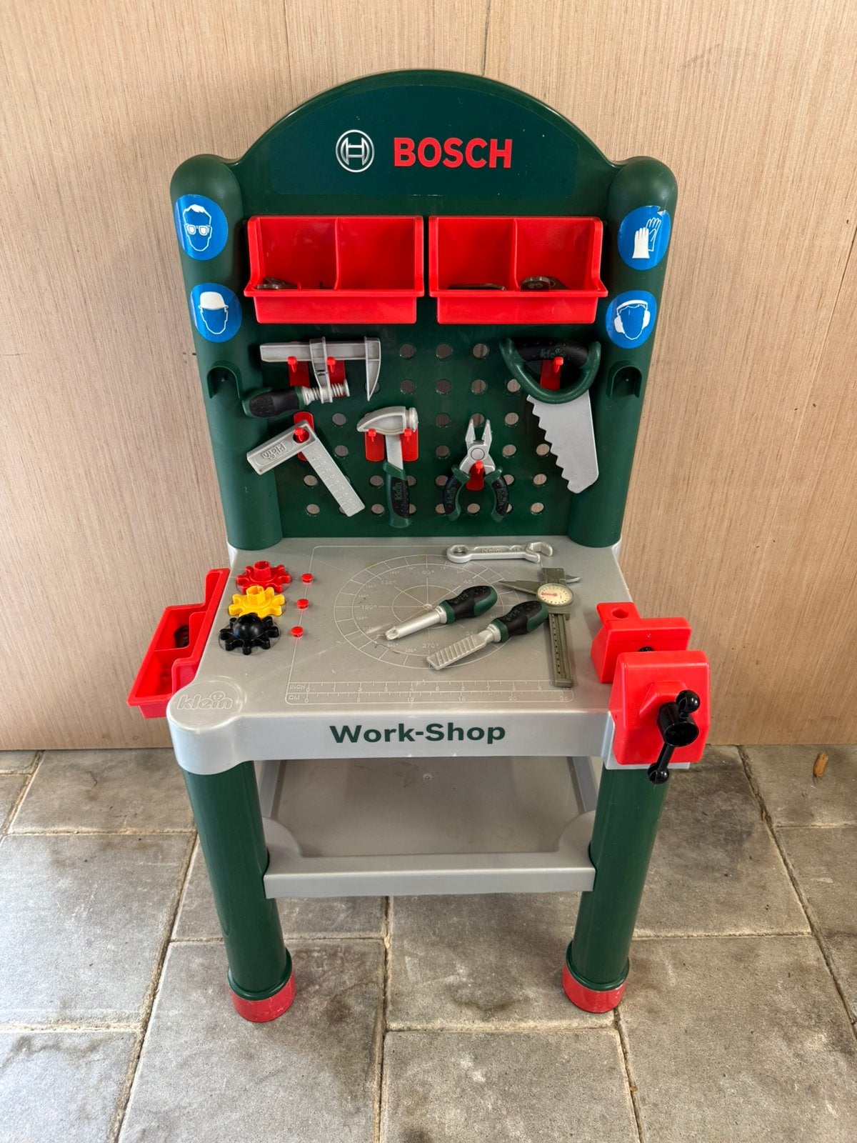 Mooie en complete Bosch Speelgoed Werkbank, Kinderen en Baby's, Ophalen of Verzenden, Zo goed als nieuw