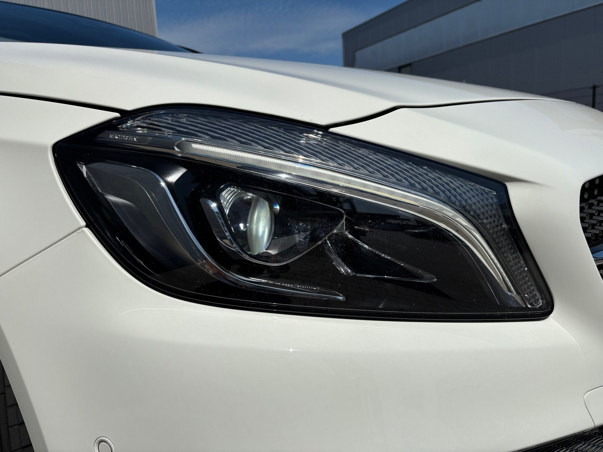 Mercedes-Benz A-klasse 250 Sport Prestige Facelift Pano Scha, Auto's, Mercedes-Benz, Gebruikt, 4 cilinders, Wit, Automatische klimaatregeling