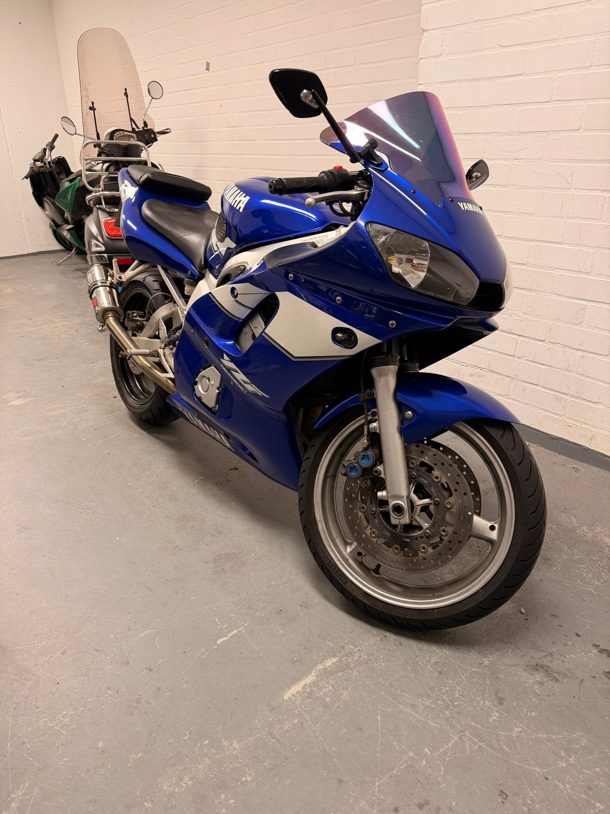 Yamaha R6 uit 1999 - Opknapper met versnellingsbakprobleem, Sportuitlaat, 4 cilinders, Motorrijbewijs A, Gebruikt
