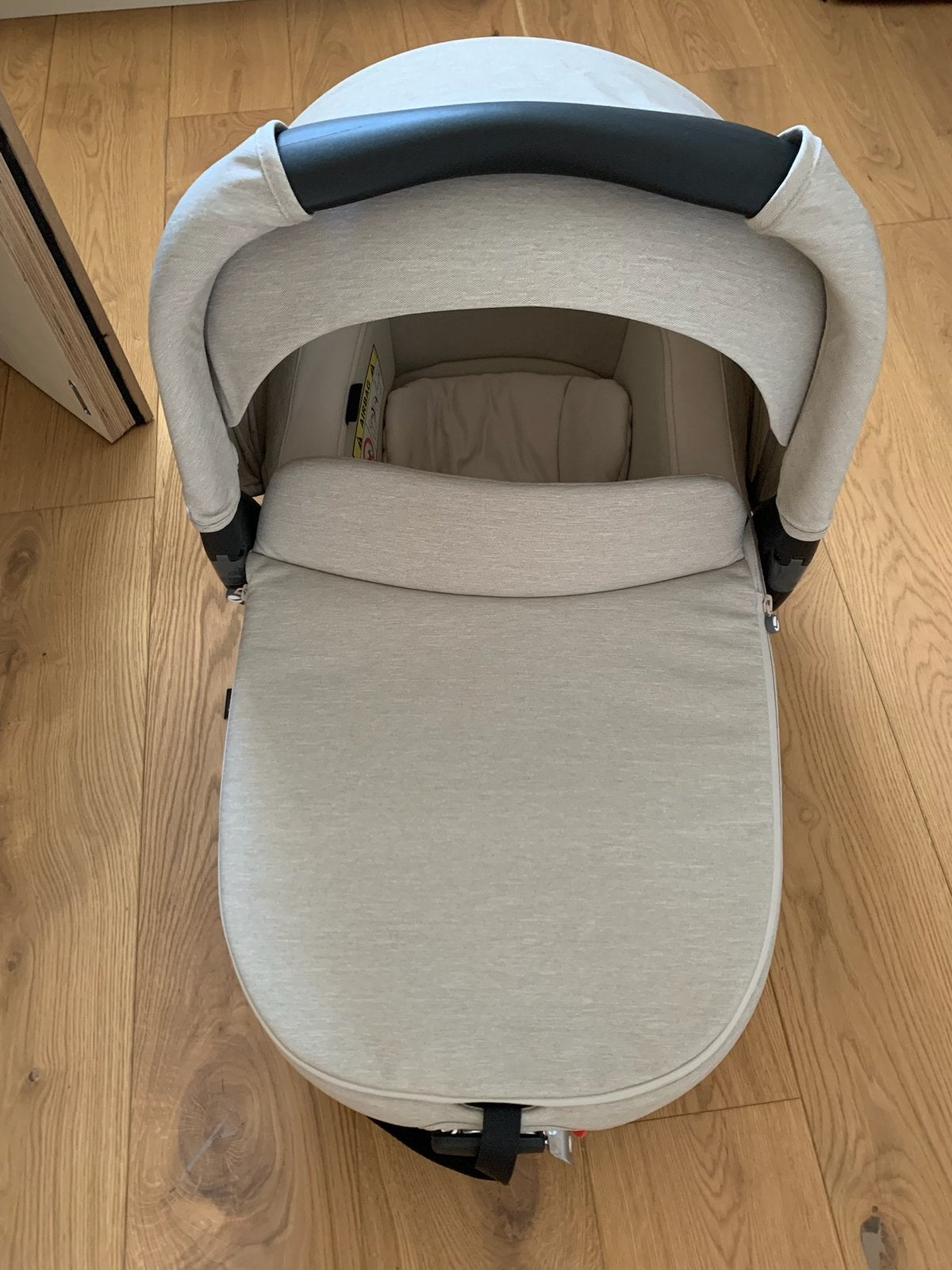 Te huur: resiwieg auto jane matrix light 2, Ophalen, Autogordel, Zo goed als nieuw, 0 t/m 13 kg