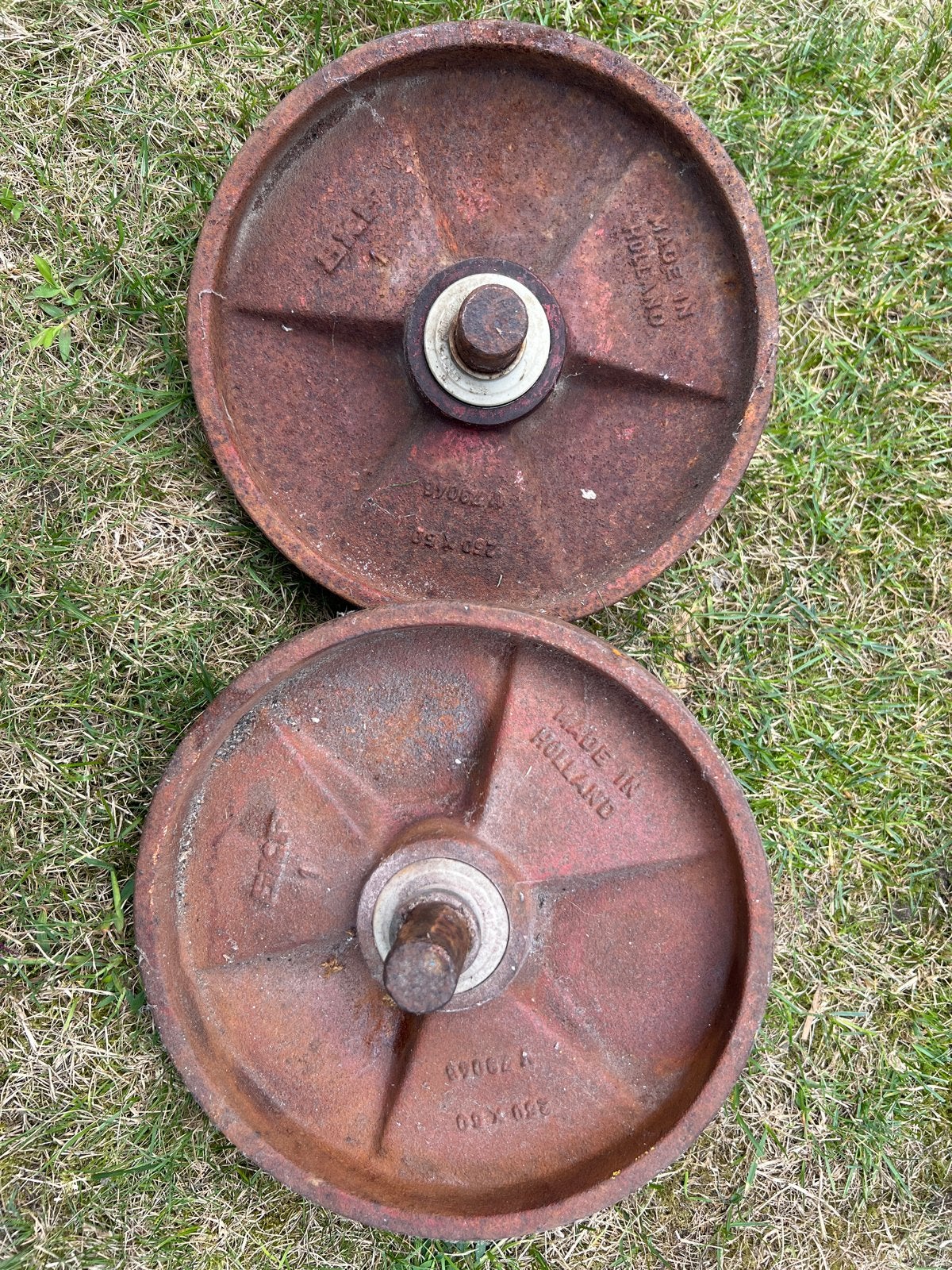 Set van 2 gietijzeren wielen - Made in Holland, Ophalen
