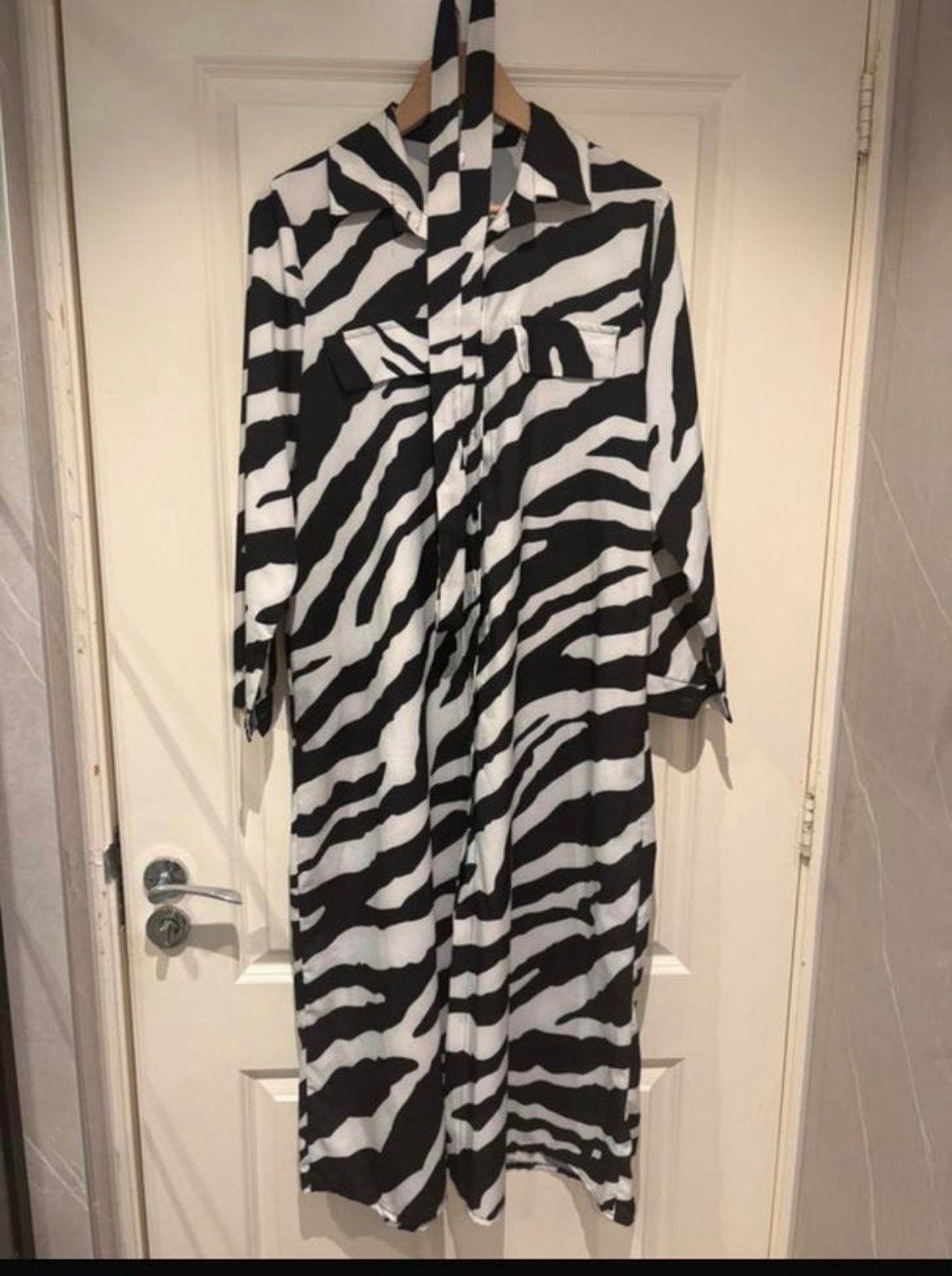 Zebra jurk, Zwart, Maat 42/44 (L), Ophalen of Verzenden, Zo goed als nieuw