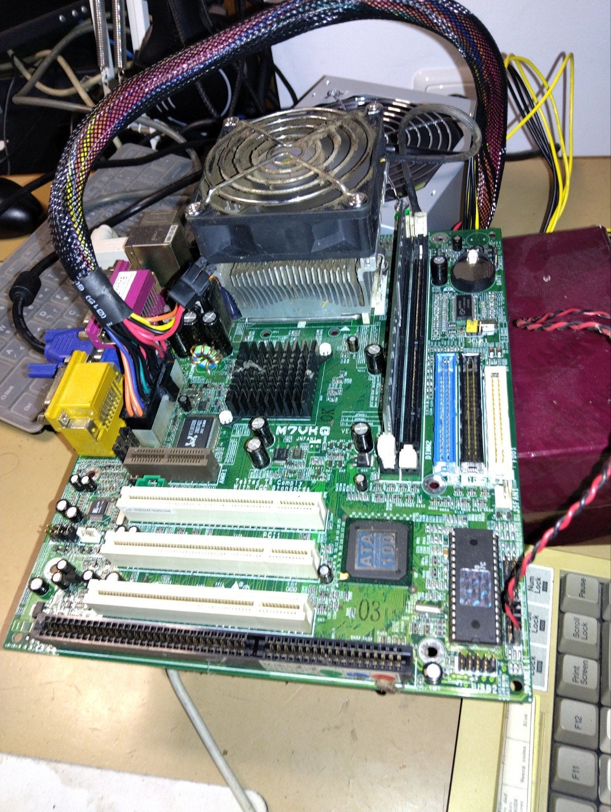 Biostar M7VKQ Moederbord met AMD Duron 1300MHz CPU, Gebruikt, Overige soorten, Verzenden, Socket A