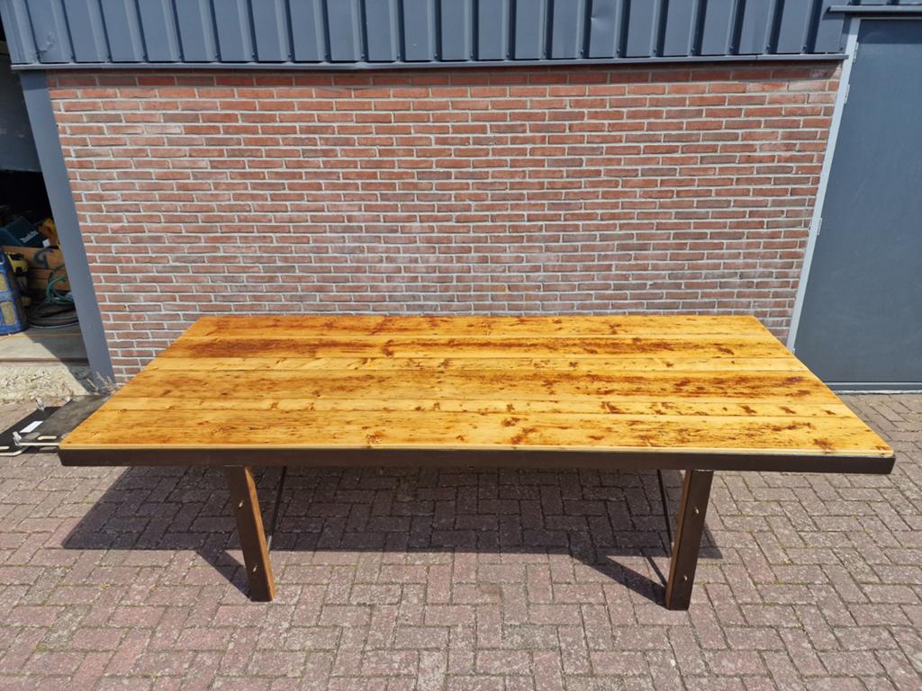 Industriële eettafel 10 personen., Huis en Inrichting, Gebruikt, 100 tot 150 cm, Info@victormaakthet.nl, Info@victormaakthet.nl