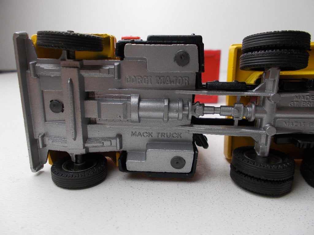 1972 Corgi MajorToys 1106 MACK CONTAINER TRUCK I.z.g.st., Ophalen of Verzenden, Zo goed als nieuw, Bus of Vrachtwagen, Corgi