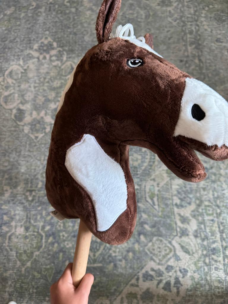 Hobby horse bruin met wit, Ophalen, Gebruikt, Jongen of Meisje