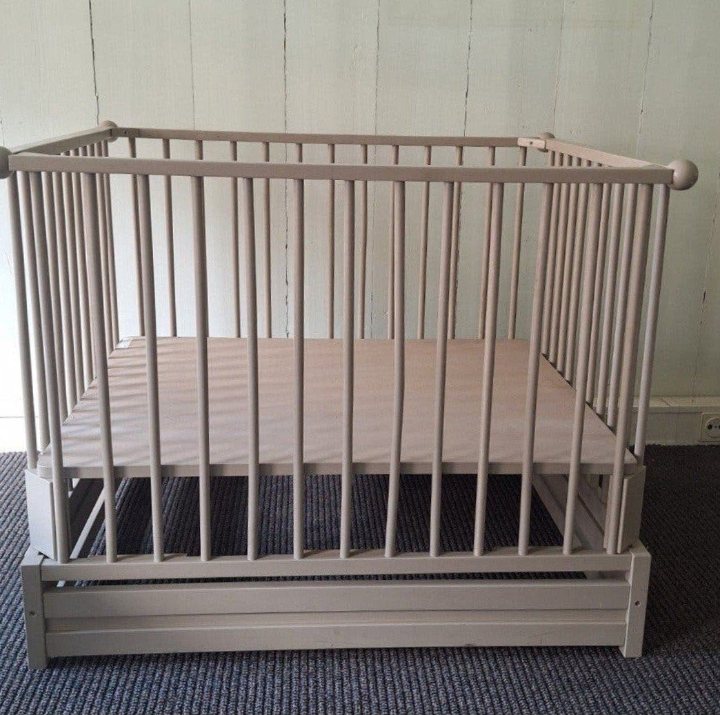 Mooie Quax box (taupe), gratis af te halen, Kinderen en Baby's, Boxen, Ophalen, Gebruikt, Vierkant, In hoogte verstelbaar