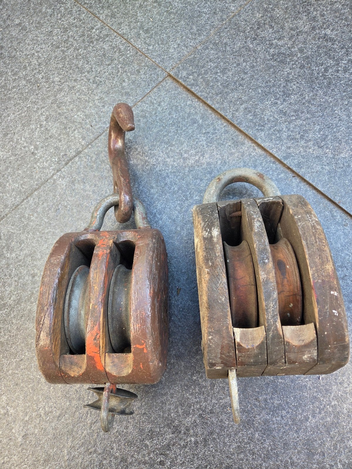 Twee authentieke scheepskatrollen (dubbele blokken), Ophalen of Verzenden