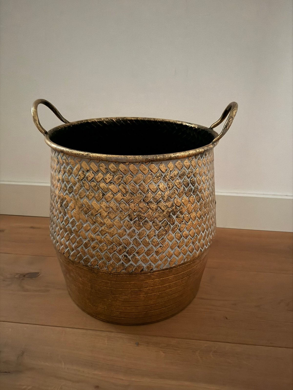 Mooie metalen goudkleurige mand/bloempot, Ophalen, Zo goed als nieuw, Rond, Overige materialen