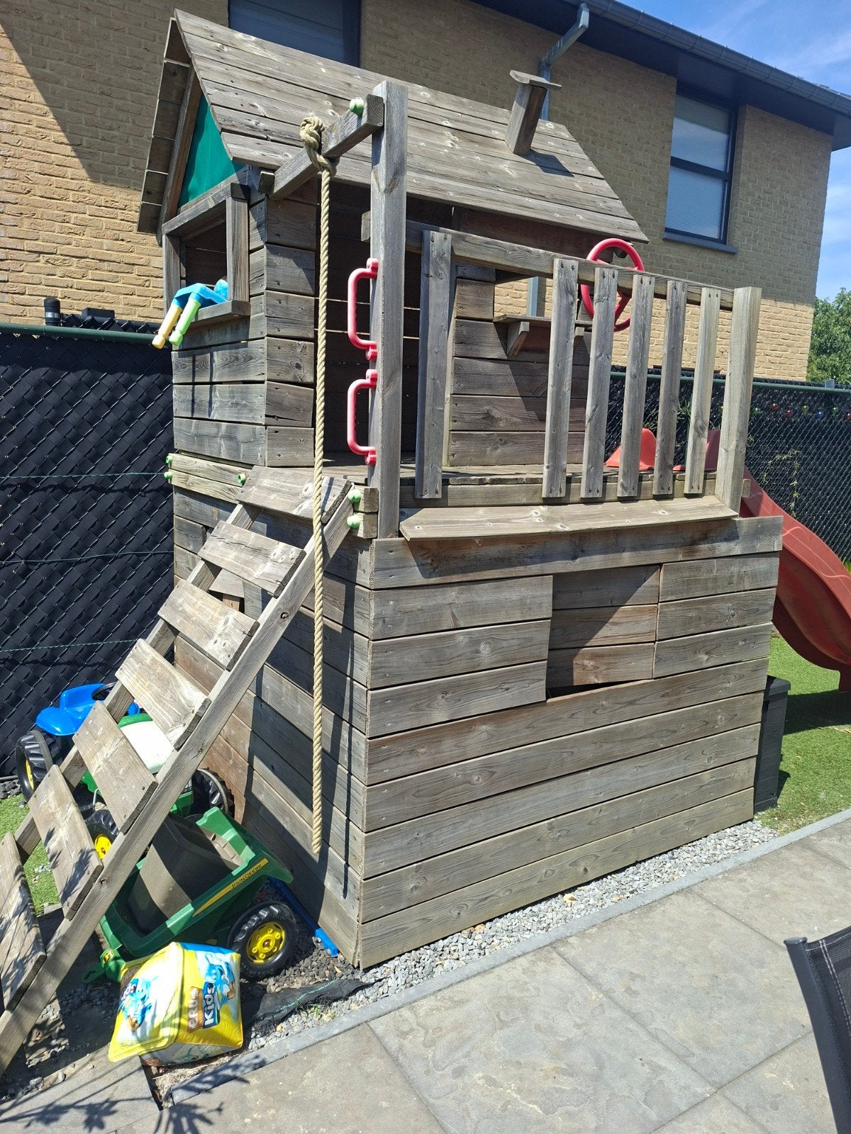 Houten speelhuis met glijbaan, Ophalen, Gebruikt, Hout