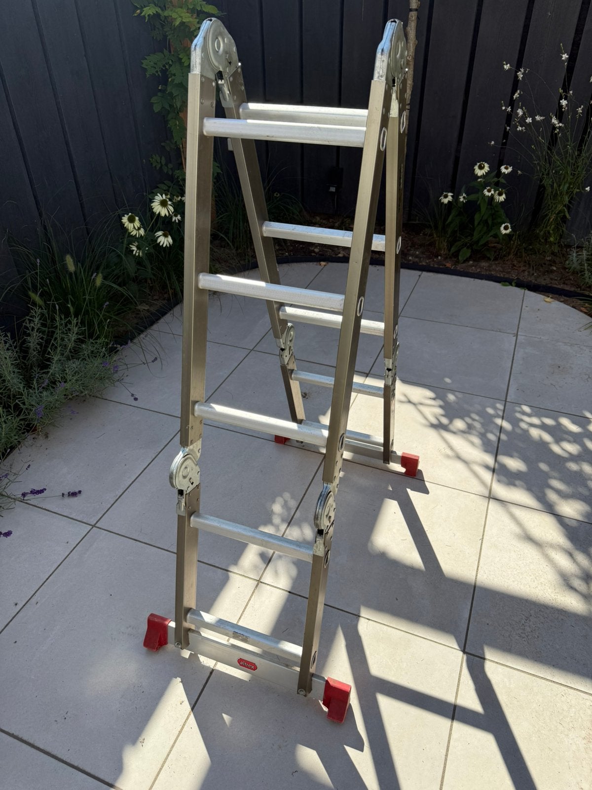 Altrex vouwladder met platform, Ophalen, Gebruikt, Opvouwbaar of Inschuifbaar, 2 tot 4 meter