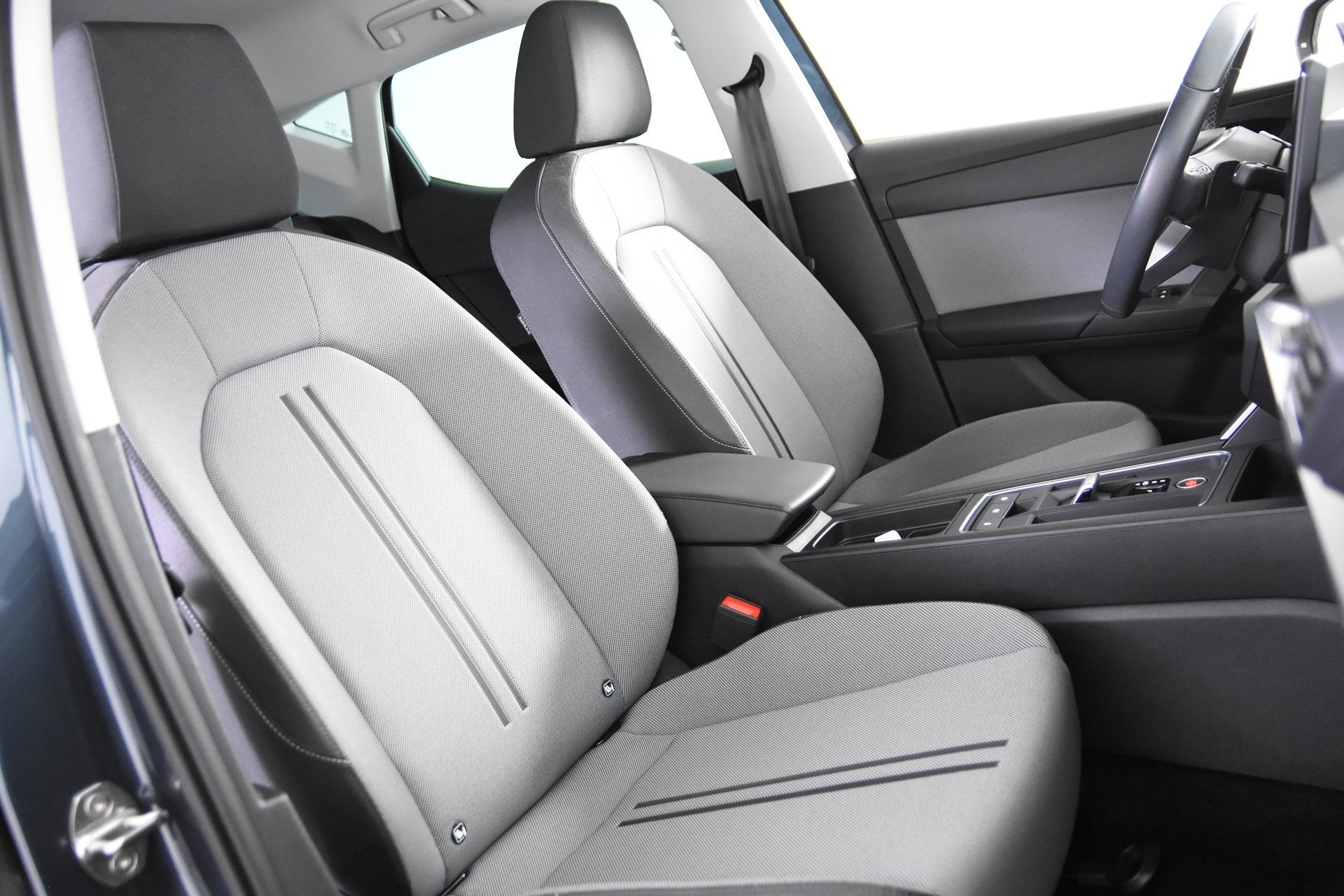 SEAT Leon Move *1ste Eigenaar*Navigatie*Stoelverwarming*PDC*, Auto's, Dealer onderhouden, Stof, Gebruikt, Euro 6