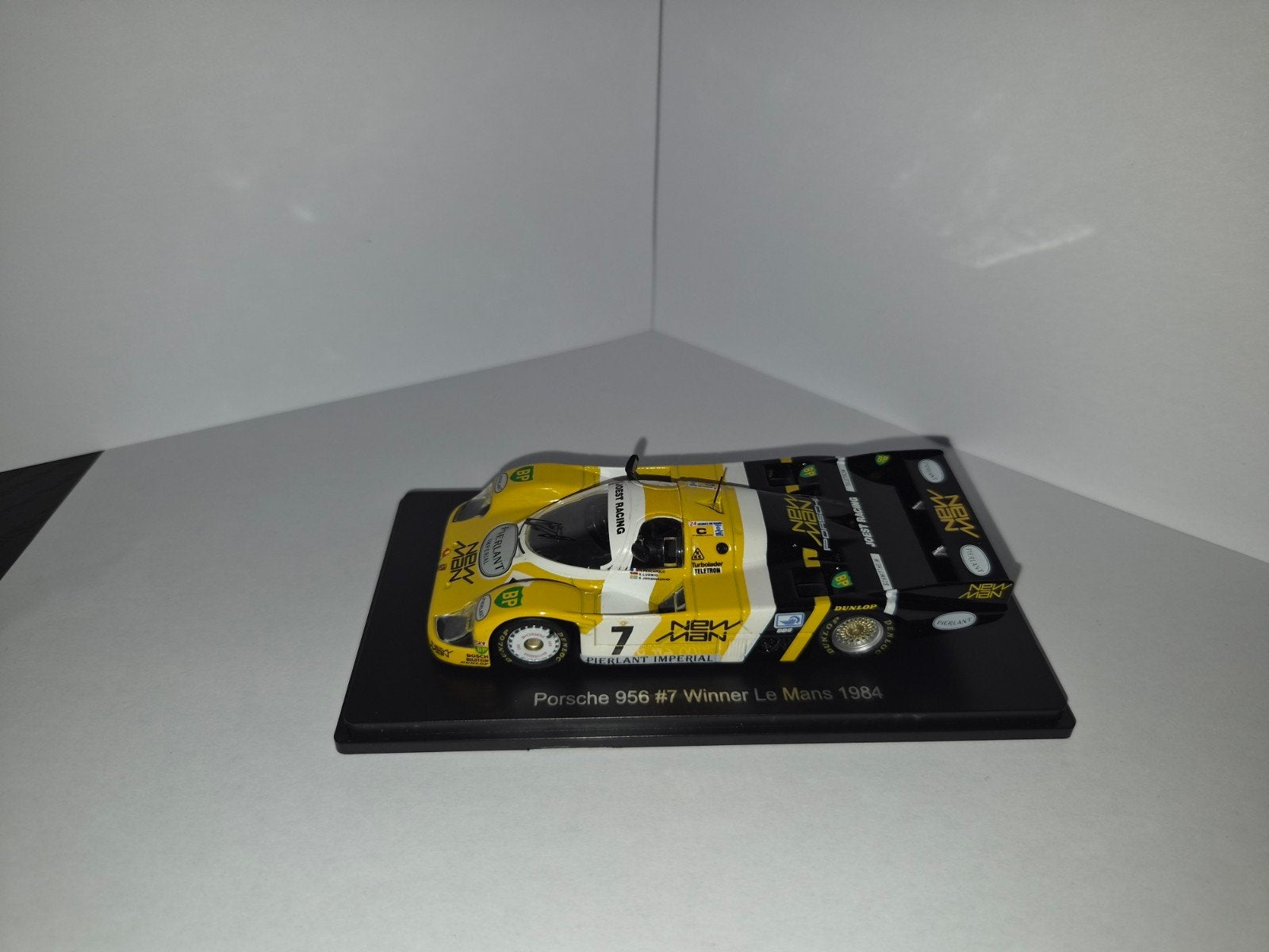 Porsche 956 #7 Winner Le Mans 1984 spark schaalmodel, Ophalen of Verzenden, Zo goed als nieuw, Overige typen