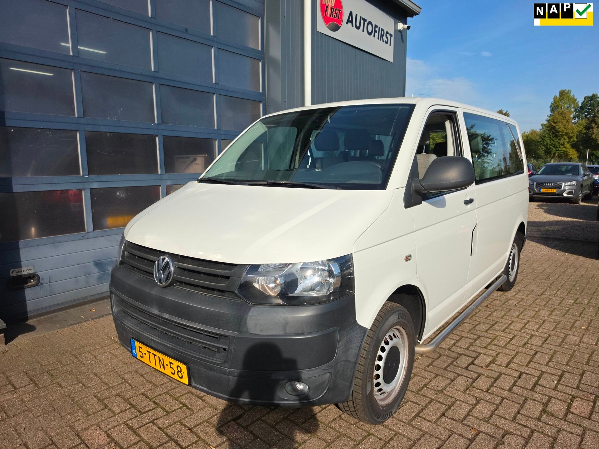 Volkswagen Transporter Kombi 2.0 TDI L1H1 Trendline Baseline, Auto's, Voorwielaandrijving, Stof, Gebruikt, 8 stoelen