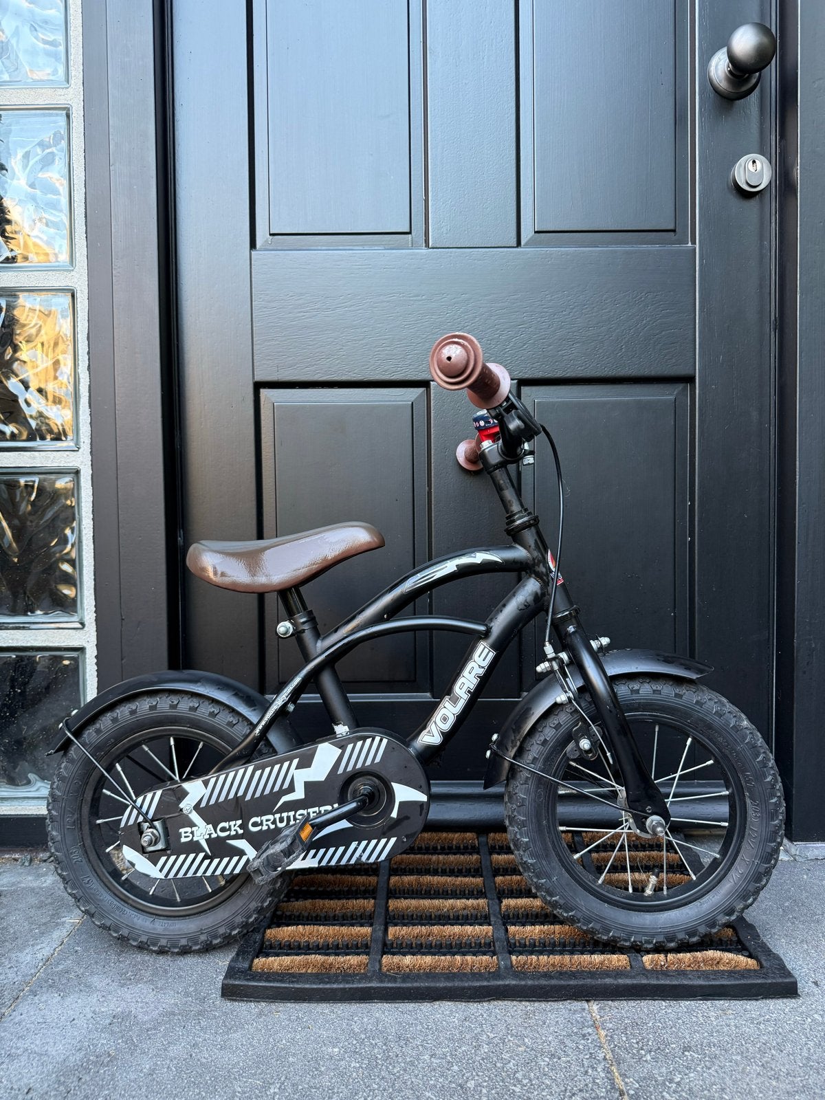 Zwarte 12 inch cruiser kinderfiets - Gebruikt maar prima, Fietsen en Brommers, Ophalen
