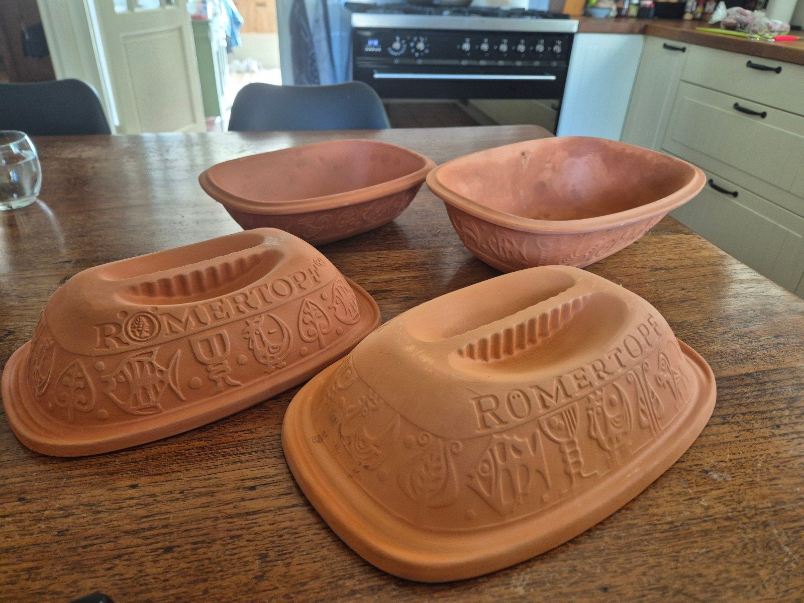 Romertopf ovenschalen set van 2 stuks - 33 cm en 28 cm, Huis en Inrichting, Overige typen, Ophalen of Verzenden, Zo goed als nieuw