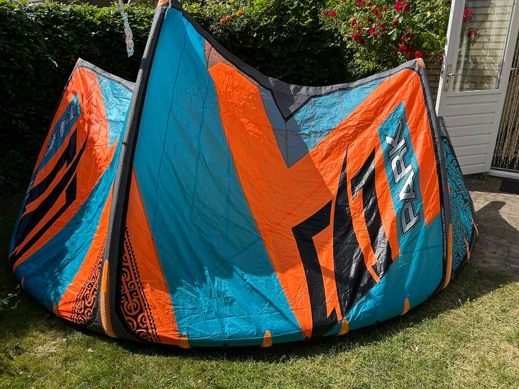 Kite Naish Park 10m zgan met Naish btb bar, Watersport en Boten, Kitesurfen, Geen board, Ophalen of Verzenden, Zo goed als nieuw