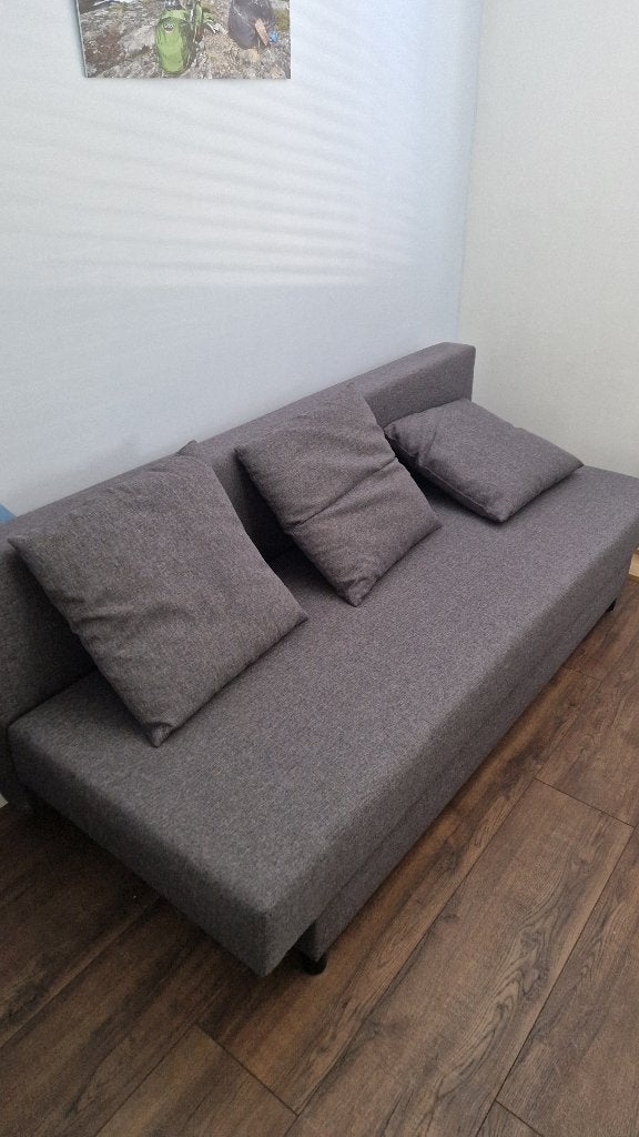Ikea Asarum slaapbank 200x140 met hoeslaken, Ophalen, 140 cm, Zo goed als nieuw, Twijfelaar