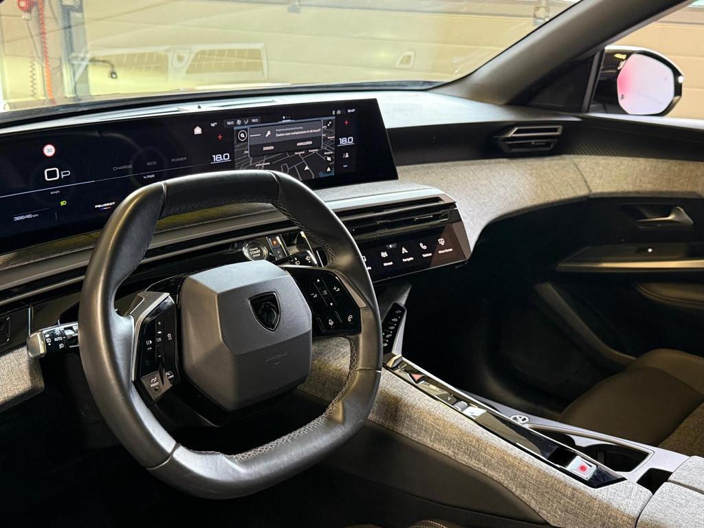 Peugeot 5008 1.2 Hybrid 145 Allure, Camera Stoel/Stuurverwar, Auto's, Peugeot, 145 pk, 1199 cc, Zwart, Bedrijf