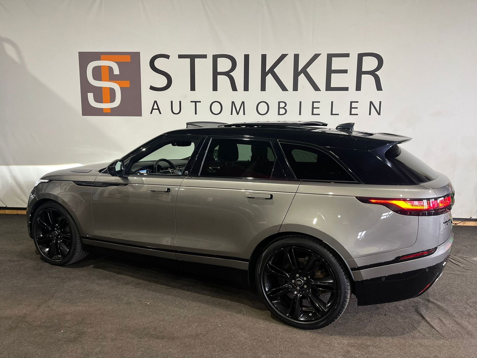 Land Rover Range Rover Velar 2.0 P300 Turbo AWD R-Dynamic HS, Auto's, Adaptive Cruise Control, Gebruikt, 4 cilinders, Range Rover Velar