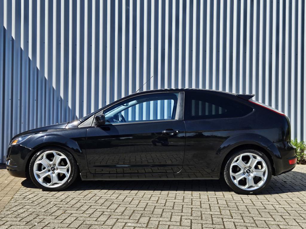 Ford Focus 2.0 Titanium /Stoelverwarming/Airco/Voorruitverwa, Stof, Gebruikt, 4 cilinders, 1207 kg