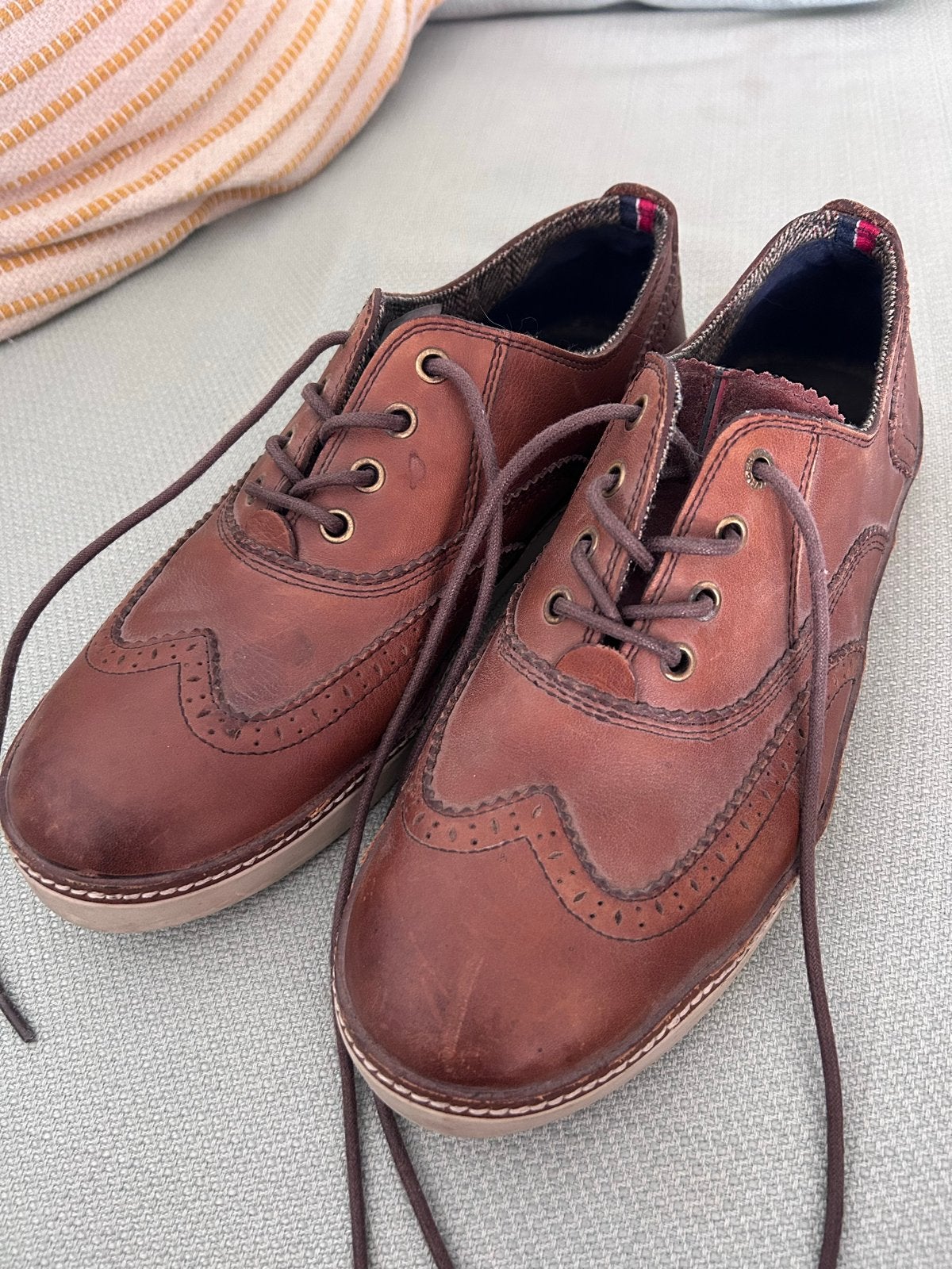 Tommy Hilfiger Brogues - Bruin Leer - Maat 44, Kleding | Dames, Ophalen of Verzenden, Gedragen, Bruin, Schoenen met lage hakken