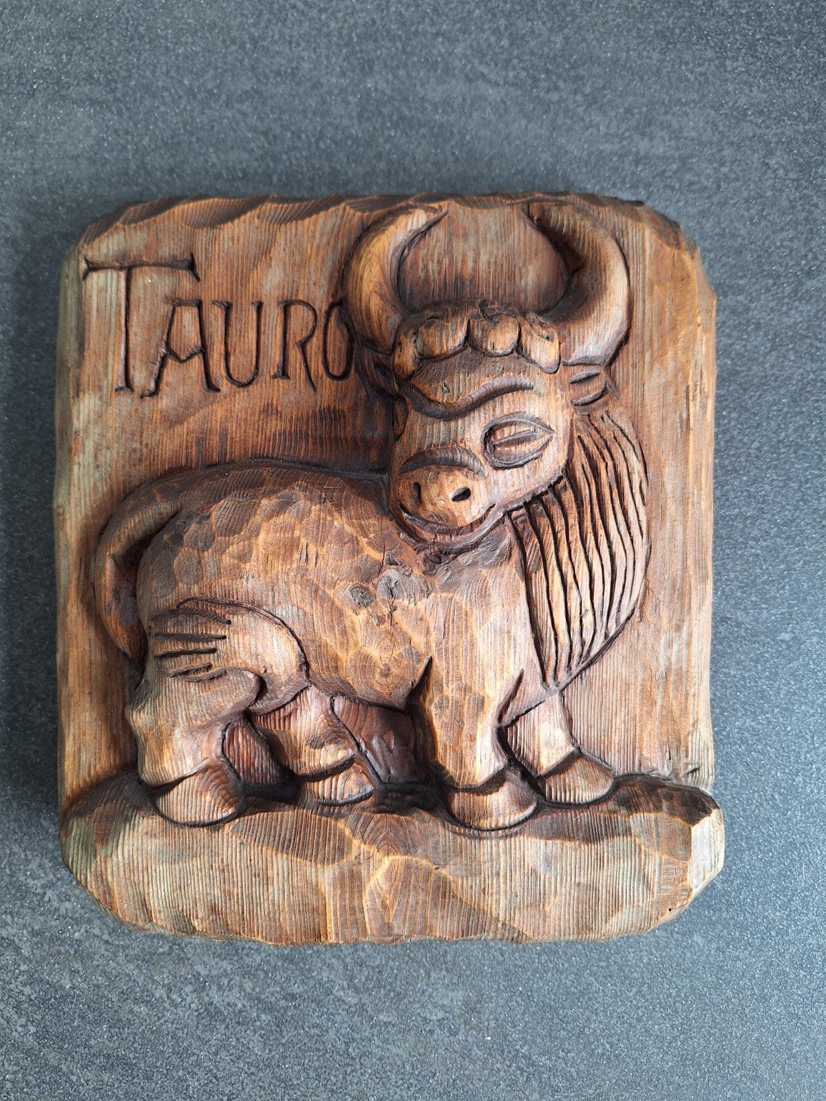 Houten wanddecoratie 'Tauro' - Stier reliëf, Ophalen of Verzenden, Wanddecoratie, 20 - 50 cm, Hout