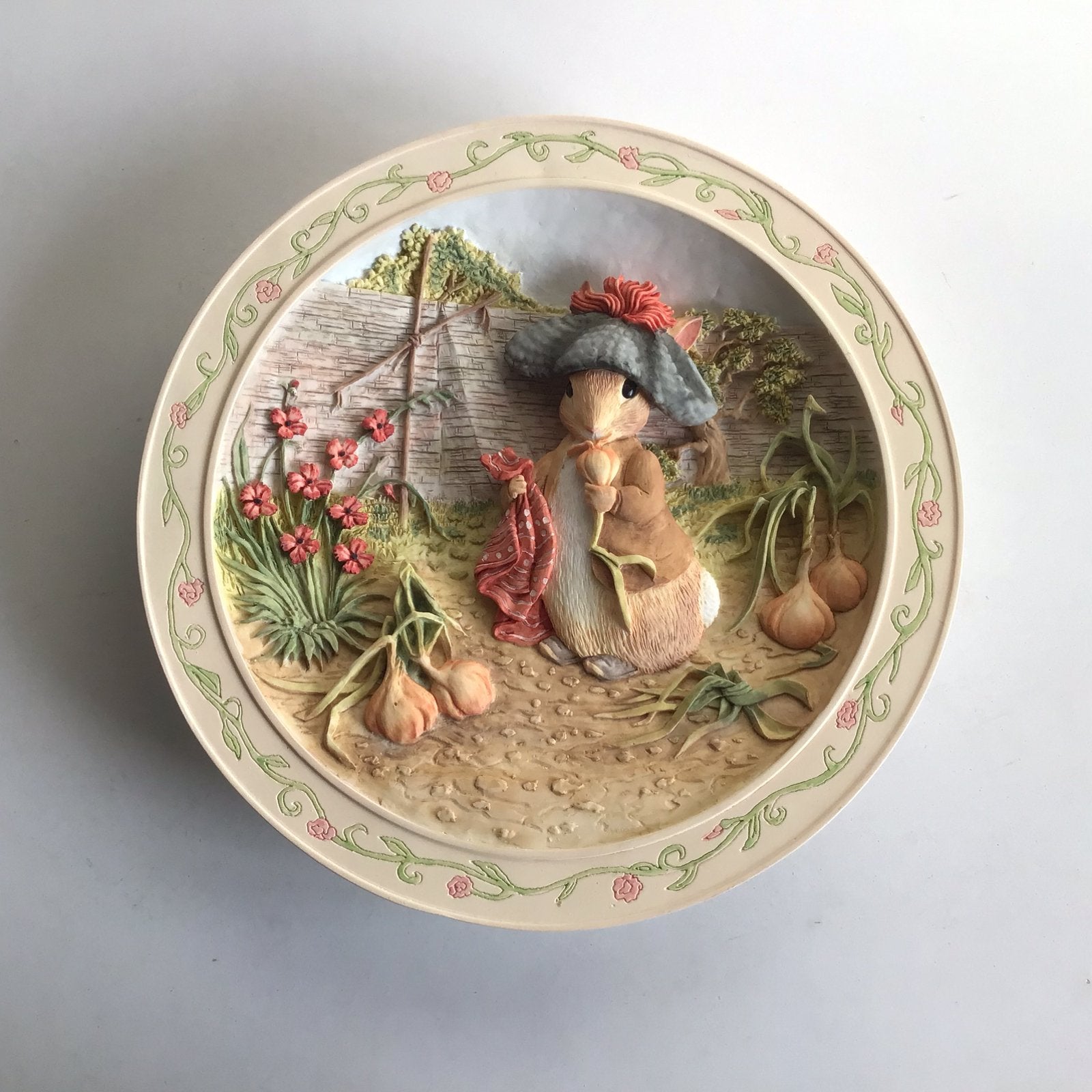 Beatrix Potter 3D bord Benjamin Bunny Davenport limited edt, 3 cm, 21 cm, Nieuw, Steen/keramiek