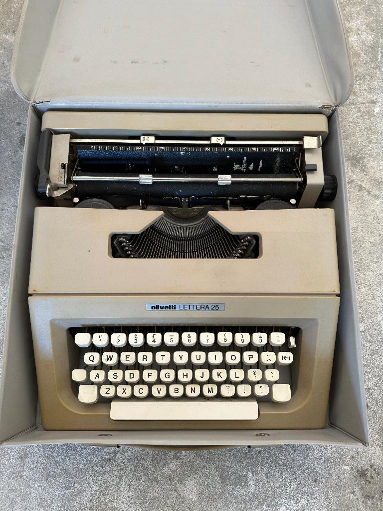 Olivetti lettera 25 typemachine, Diversen, Typemachines, Ophalen, Gebruikt