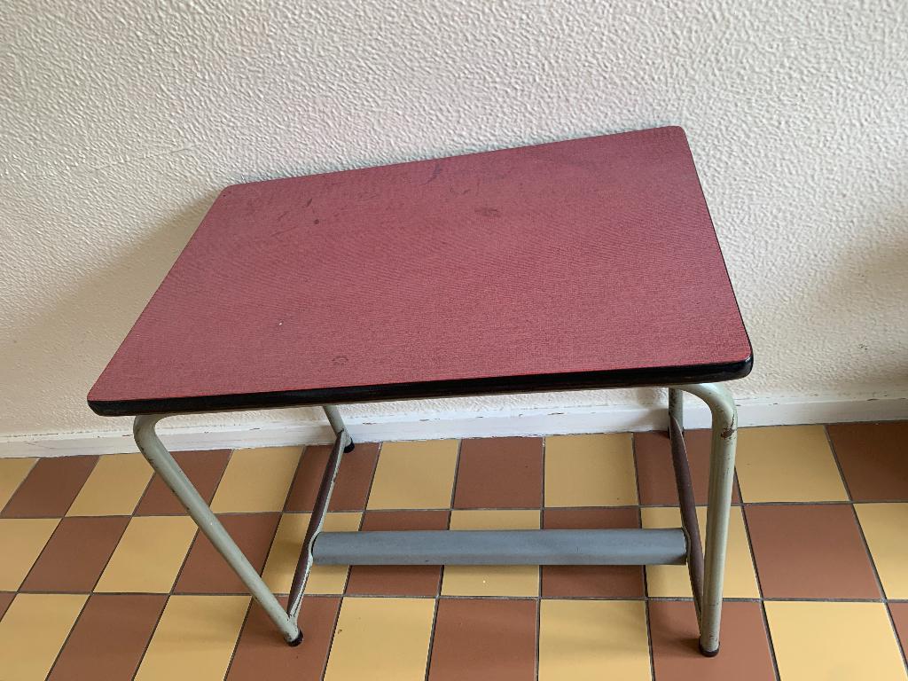 Schooltafel formica Tubax vintage 1961, Kinderen en Baby's, Kinderkamer | Tafels en Stoelen, Ophalen, Gebruikt, Tafel(s)