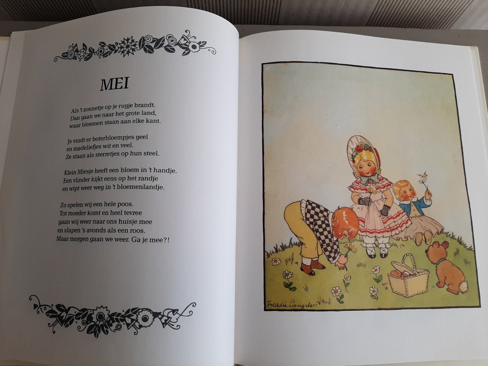 Het jaartje rond-gedichtjes van Martien Beversluis., Ophalen of Verzenden, Gelezen, Martien Beversluis, Eén auteur