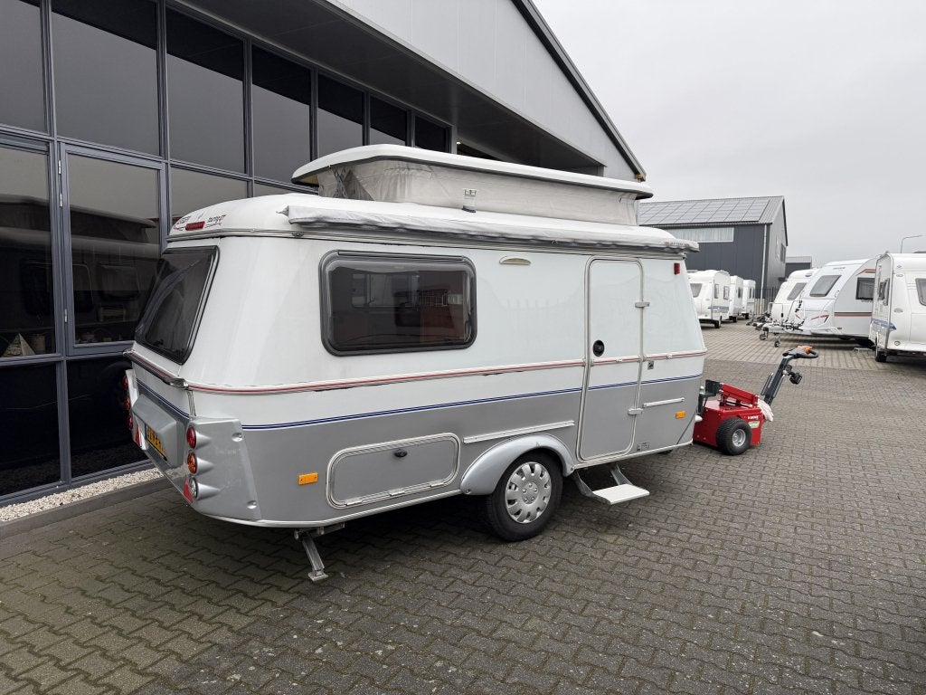 Eriba Touring Triton 418 GT Bed + XXL Zit 4 Pers. 730KG leeg, Bedrijf, Treinzit, 4 tot 5 meter, 500 - 750 kg