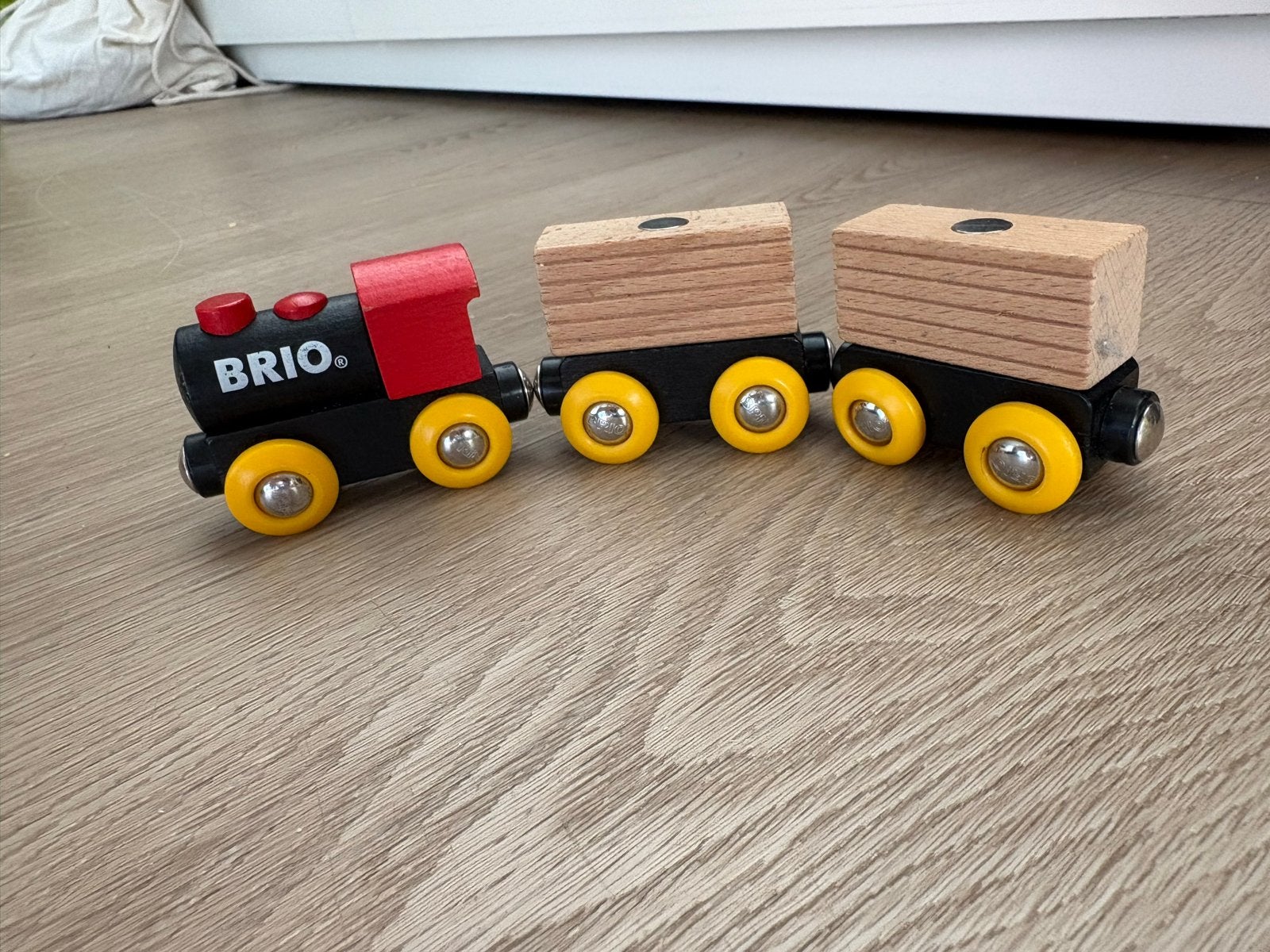 Brio Trein met Houten Wagons, Ophalen of Verzenden, Gebruikt, Rij- of Hobbelspeelgoed