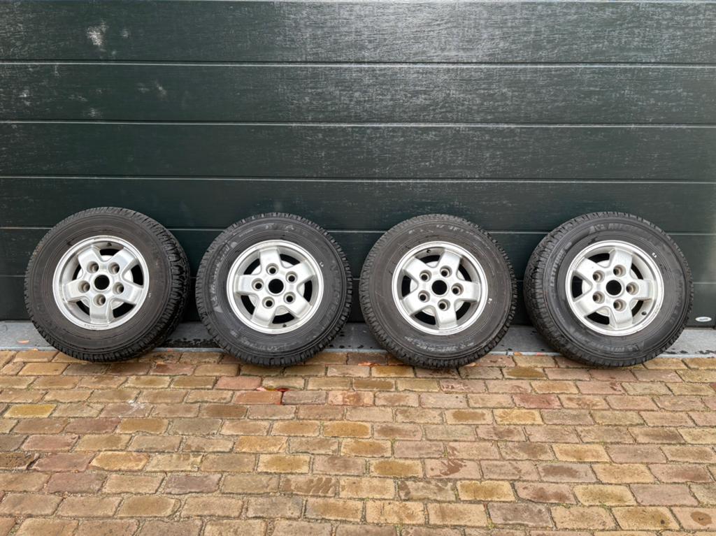Velgen Land Rover Discovery 1 met Michelin Latitude Cross, Auto-onderdelen, Banden en Velgen, Ophalen, Gebruikt, 16 inch, Banden en Velgen
