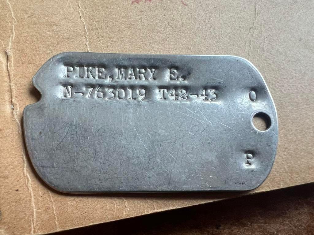 WO2 Amerikaanse dog tag nurse zuster T-42 43 luitenant, Ophalen of Verzenden, Nederland