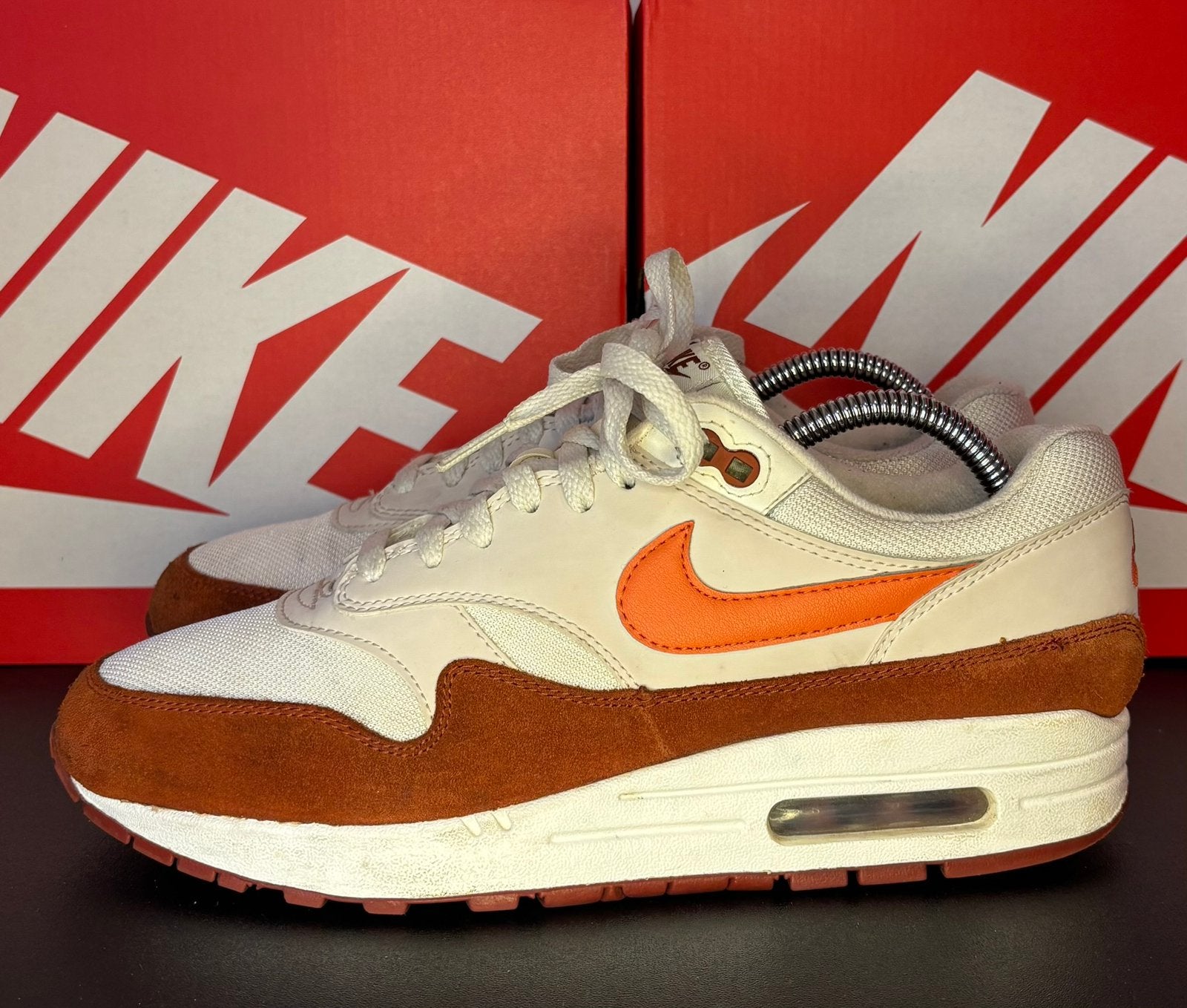 Nike Air Max 1 Mars Stone mt. 41, Kleding | Heren, Ophalen of Verzenden, Overige kleuren, Sneakers of Gympen