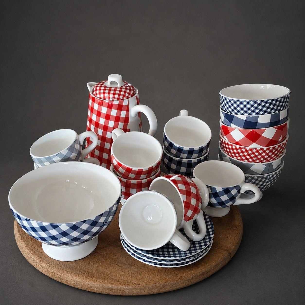 Geruit servies - rood, blauw en grijs By Marieke, Ophalen, Overige merken, Keramiek, Landelijk/Boerenbont
