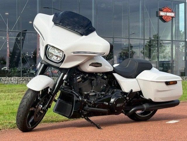 Harley-Davidson FLHX Street Glide (bj 2024), ABS, Meer dan 35 kW, Zuiderweg 164
1461 GN  Zuidoostbeemster, NL, 1923 cc