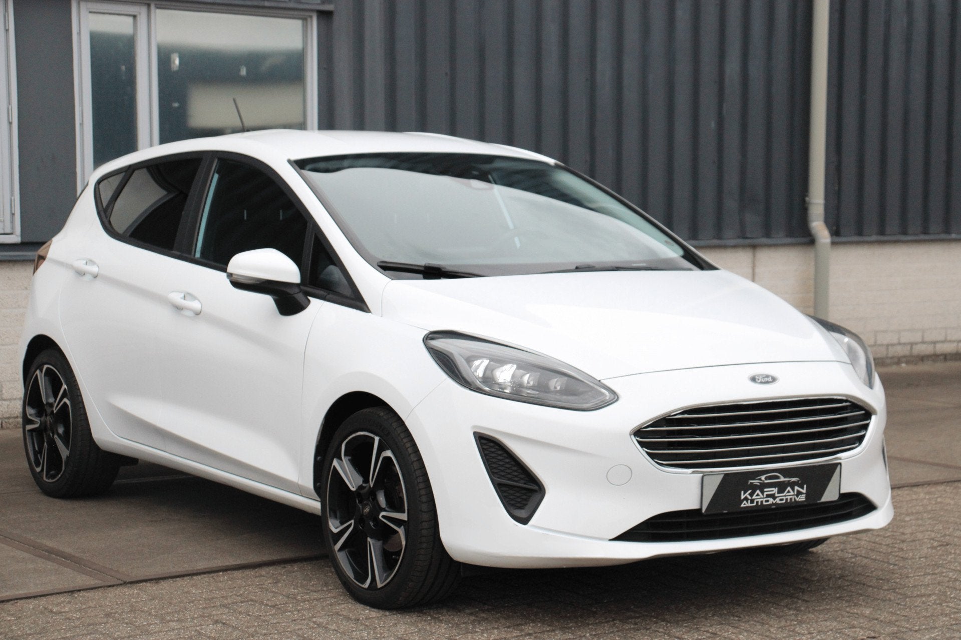 Ford Fiesta 125PK Titanium LED Stoel/Stuur/Ruitverw CarPlay, Auto's, Voorwielaandrijving, Gebruikt, Zwart, Wit