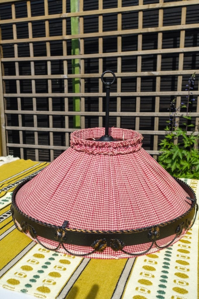 vintage lamp smeedijzer - oergezellig brabants bont, Gebruikt, Ophalen of Verzenden, 30 tot 120 cm, Katoen
