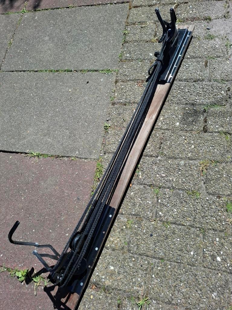Ophangsysteem voor fiets Houten plank met katrollen en touw, Fietsen en Brommers, Ophalen, Gebruikt